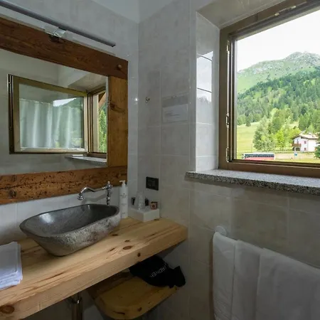 Canada Hotel 3*