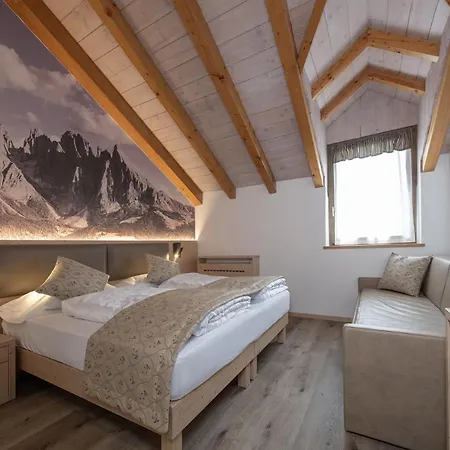 Canada Hotel 3*
